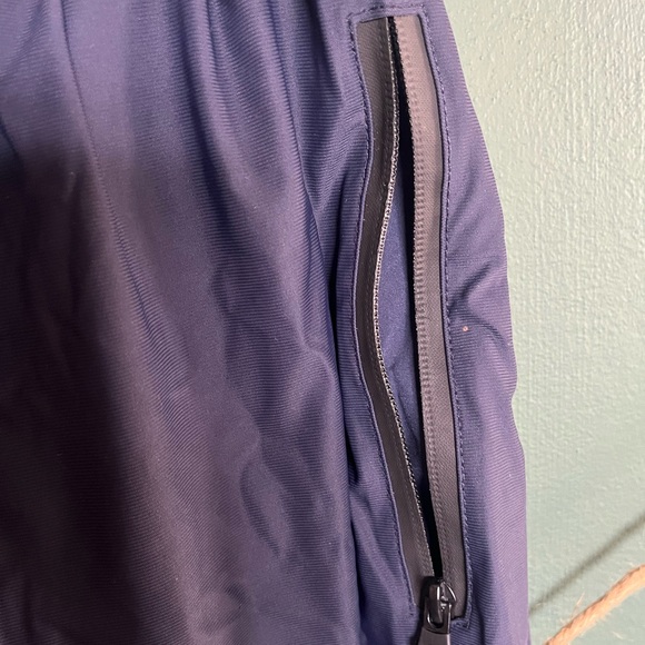 Men's Navy Athletic Shorts with Zipper Pockets - Picture 3 of 6